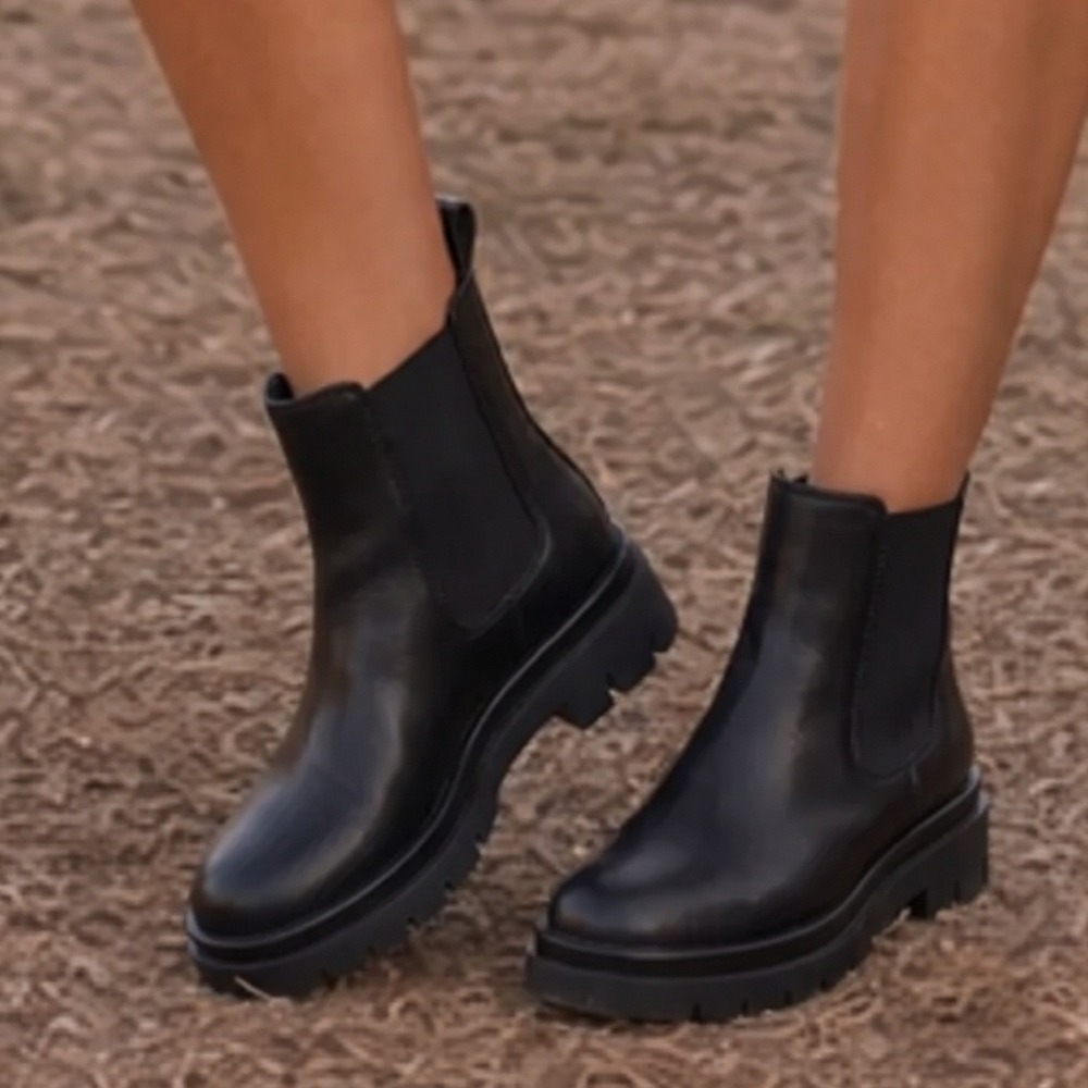 ALDO Black Leather Lug Sole Platform Chelsea Boots Rear Zip Zohey 5 US 35 EU